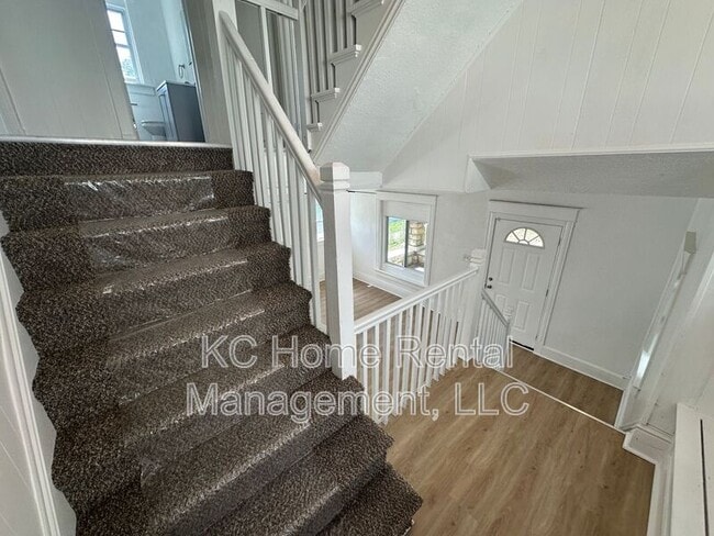 Building Photo - 2958 Lockridge Ave