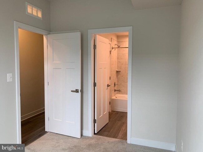 Building Photo - 14036 Sunrise Valley Dr