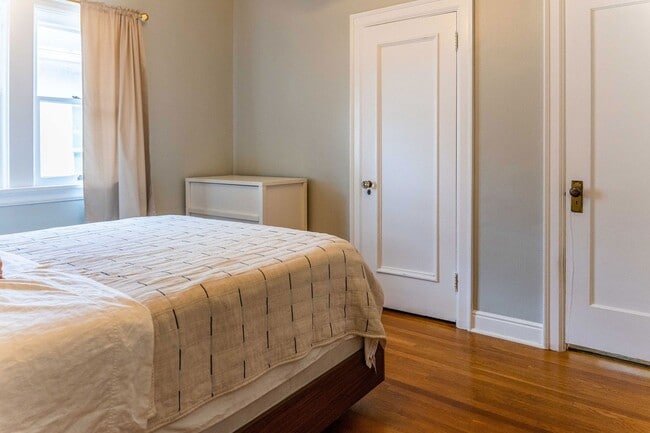 Building Photo - 1241 S 700 E