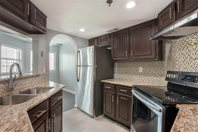 Building Photo - 1010 Allen St