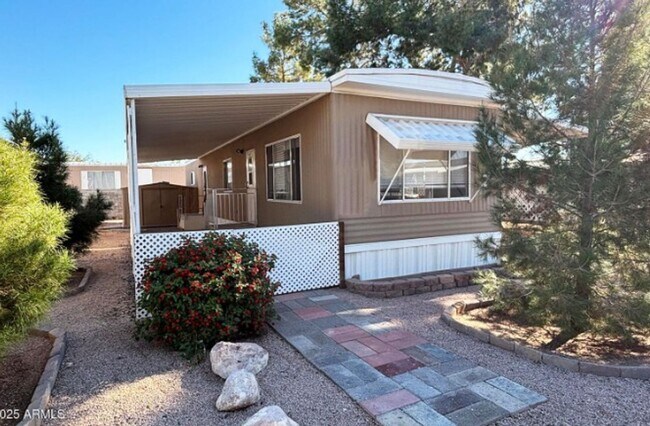 Building Photo - 10122 E Illini St