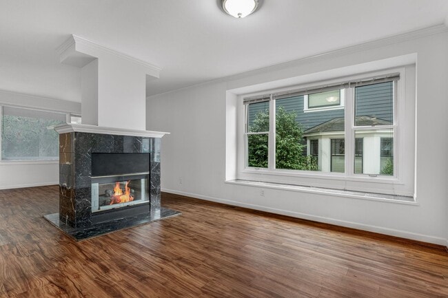 Building Photo - Large Capitol Hill House- Prime Location