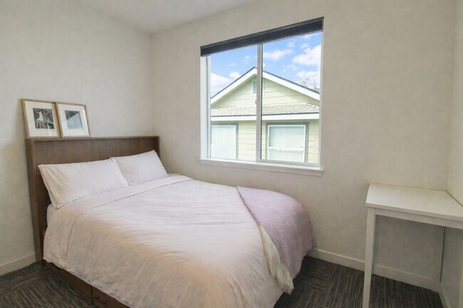 Building Photo - Modern 3-Bedroom, 2-Bathroom Apartment on Murray in San Luis Obispo