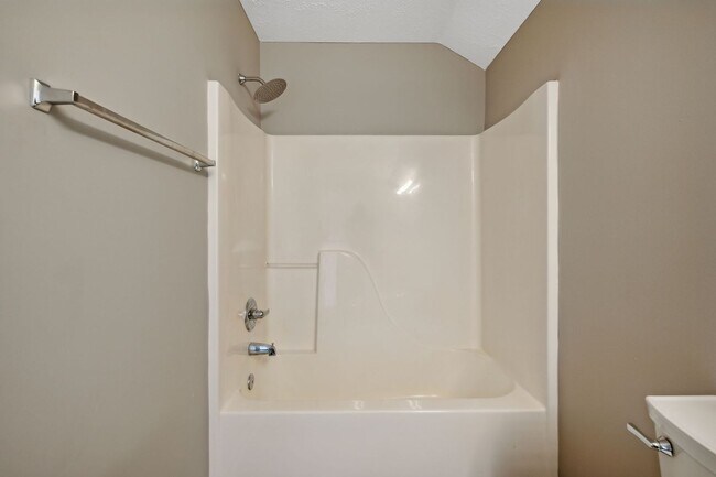 Building Photo - 118 Lancaster Gate Pl