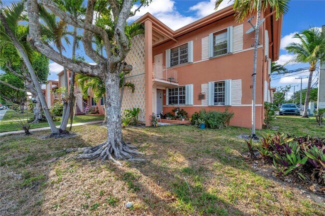 Building Photo - 3401 SW 10th St