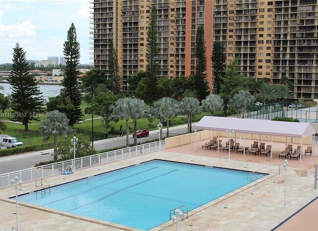 Building Photo - 251 174th St