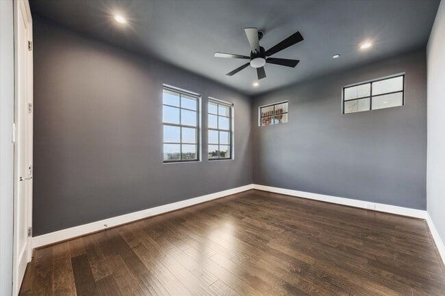 Building Photo - 5824 Winsome Ln