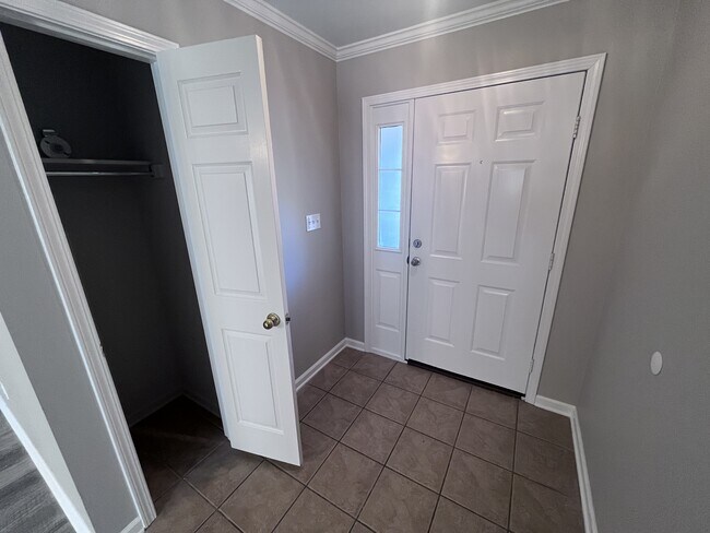 Building Photo - 54 W Plaza Blvd