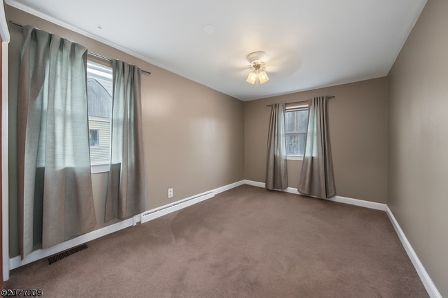 Building Photo - 706 Boesel Ave