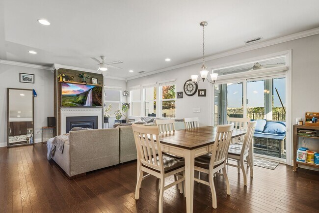 Building Photo - Stylish, Energy-Efficient 3 Bed/2.5 Bath Home in Prime Durham Location