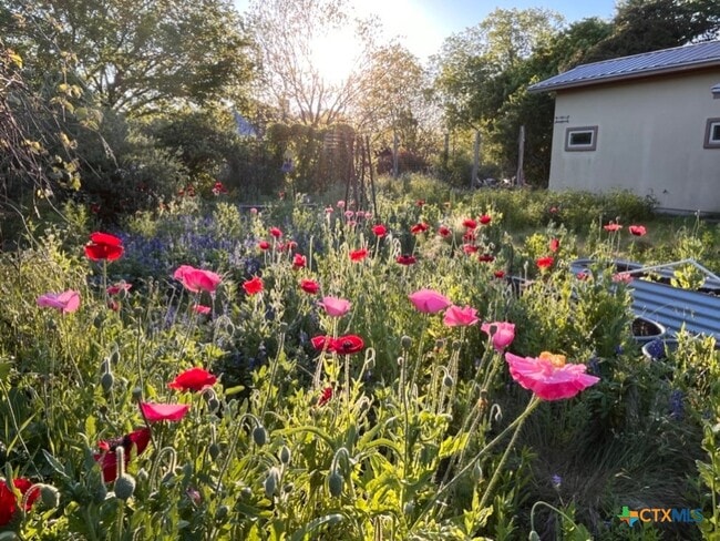 Building Photo - 121 Butler Ln