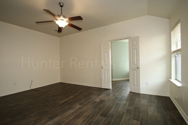 Building Photo - 4 Bedroom in Copperas Cove’s House Creek N...