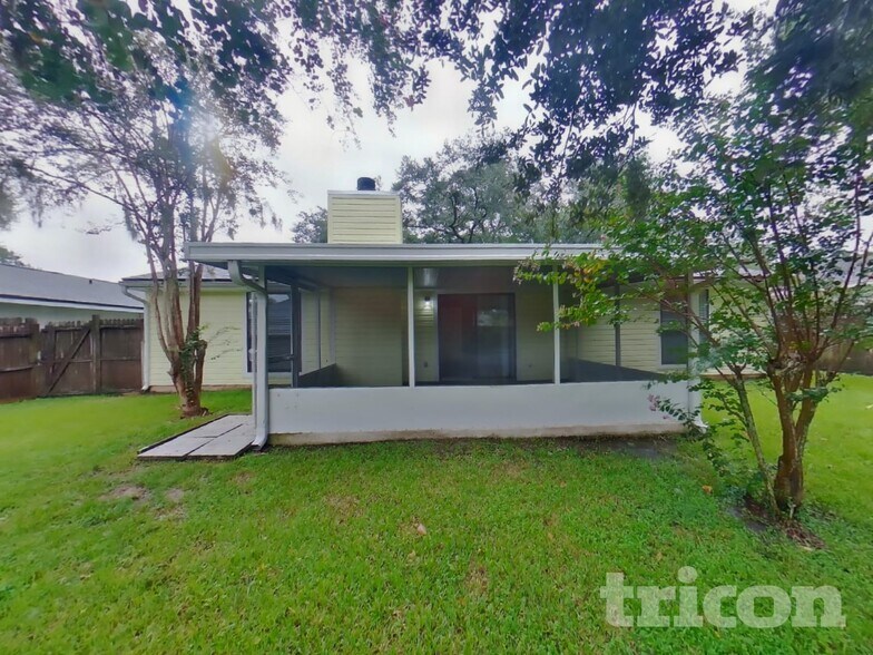 Building Photo - 8338 Knotts Landing Dr E