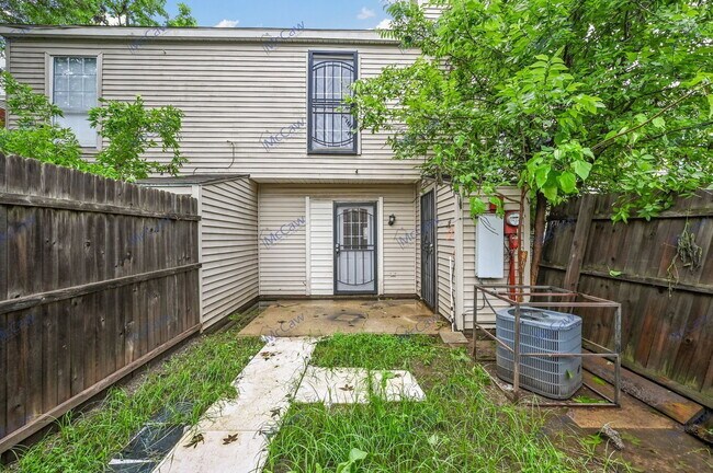 Building Photo - 9463 Olde Towne Row