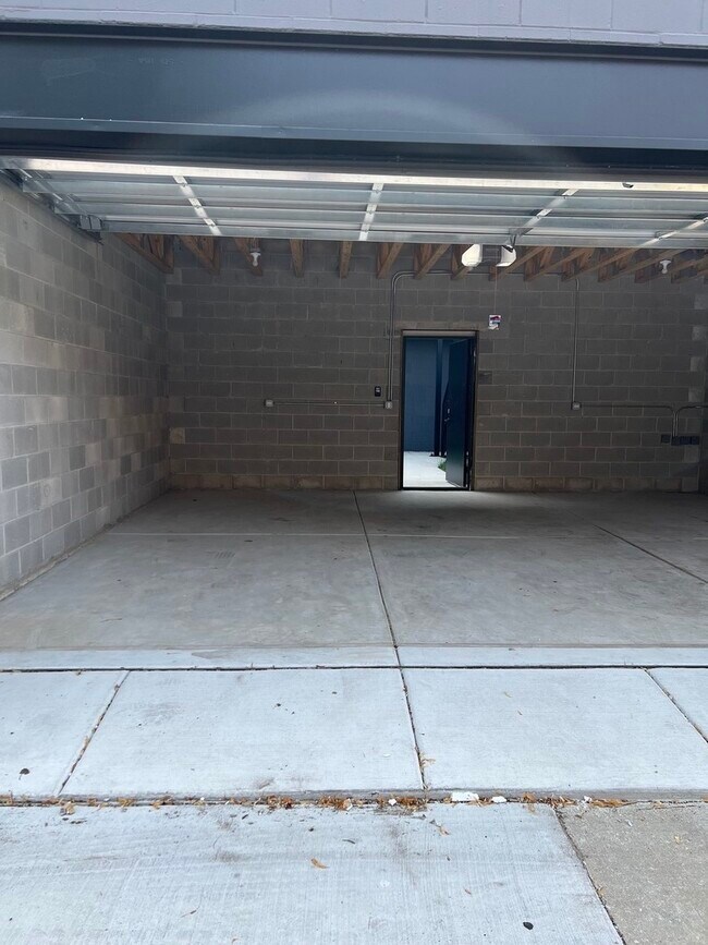 Building Photo - 4934 S Champlain Ave