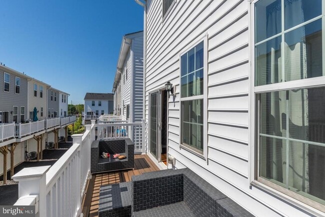 Building Photo - 10 Manchester Dr