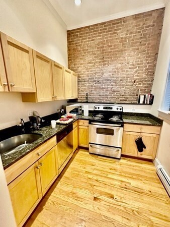 Primary Photo - 428 Beacon St