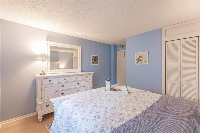 Building Photo - 1665 S Ocean Ln