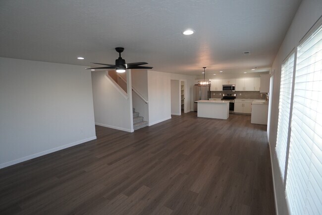 Building Photo - 5813 W Stavros St