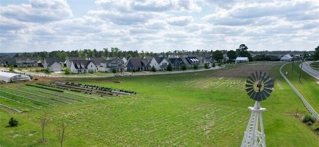 Building Photo - 326 Barrow Ln