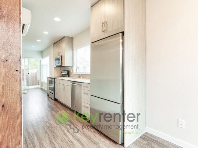 Building Photo - Bright, Modern Townhome Steps from Ballard Dining and Cafes