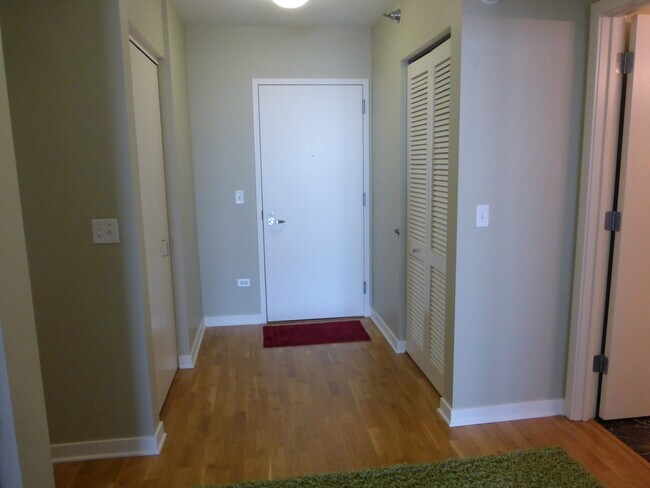 Building Photo - 1160 S Michigan Ave