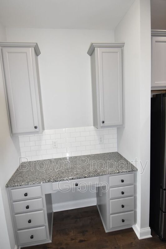 Building Photo - 441 Stonebriar Ave
