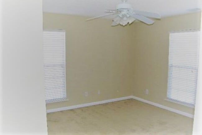 Building Photo - 256 Silver Brook Cir