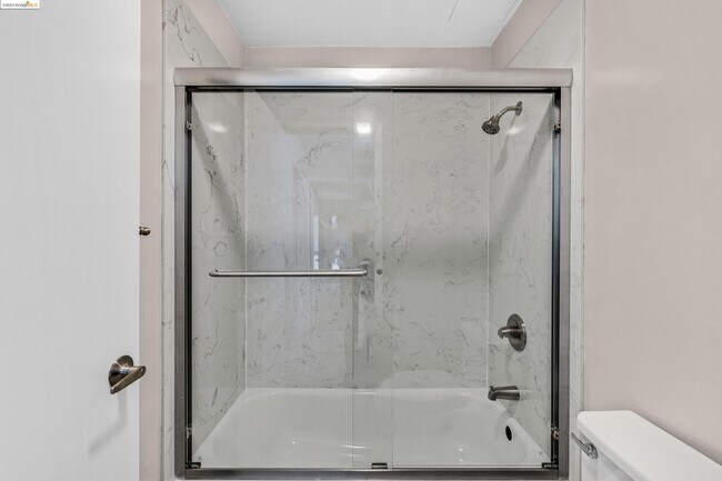 Building Photo - 66 Fairmount Ave