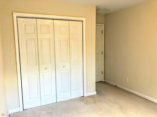 Building Photo - 133 Whisperwood Ln