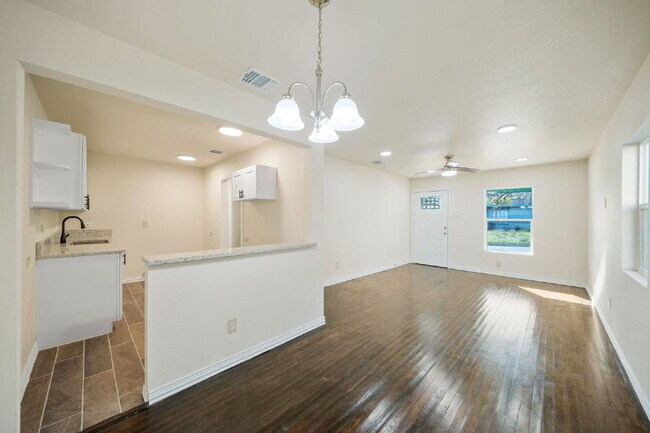 Building Photo - 151 Morningview Dr