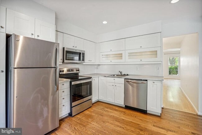 Building Photo - 9909 Hemlock Woods Ln