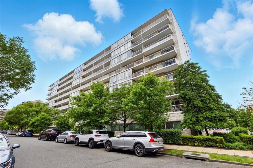 Building Photo - 730 24th St NW