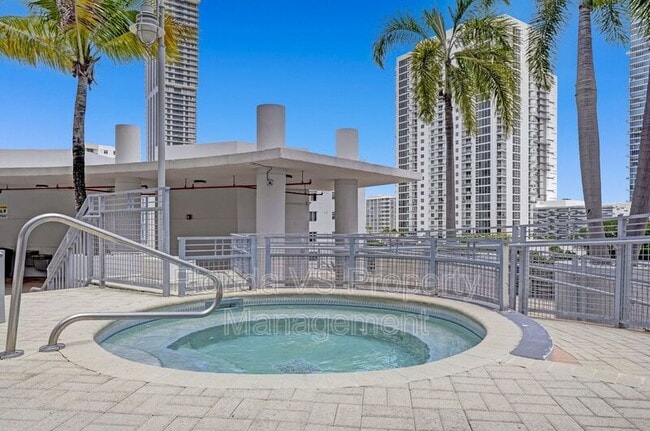 Building Photo - 350 NE 24th St