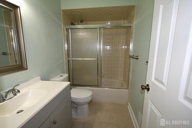 Building Photo - 56 Sassafras Ct