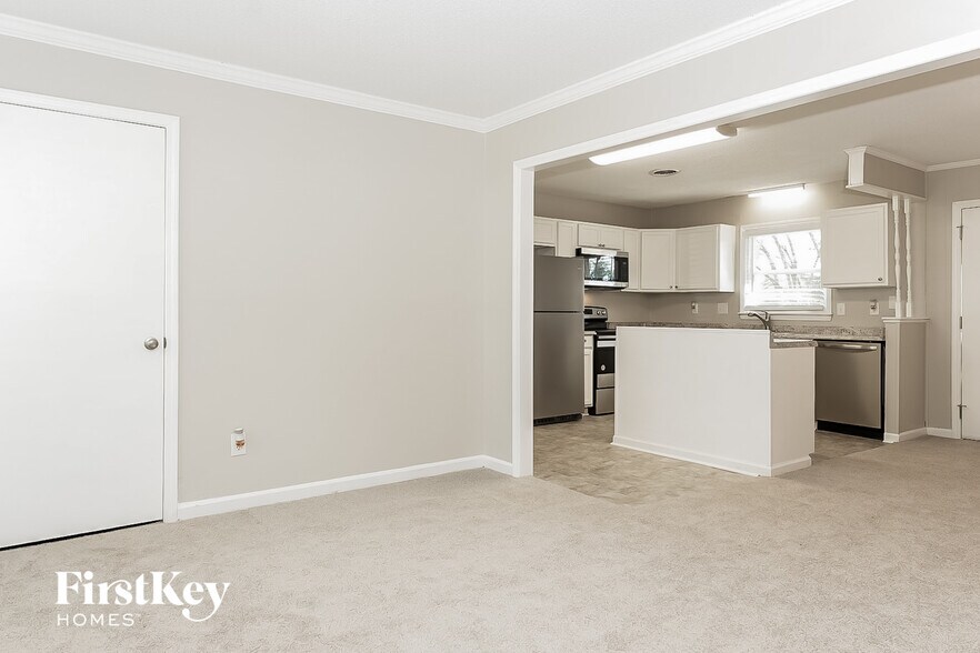 Building Photo - 4603 Chaucer Dr