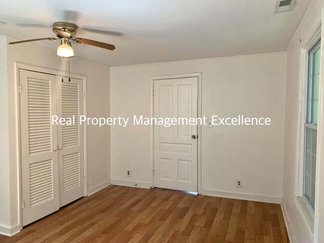 Building Photo - Historical Home, 2 Bed, In Downtown Wake Forest, Available Now!