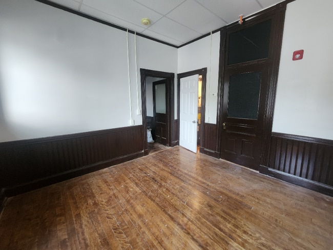 Building Photo - 10 Langdon St