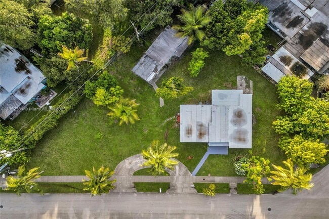 Building Photo - 3800 SW 58th Terrace