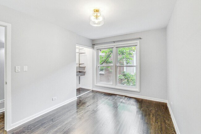 Building Photo - 1449 W Lexington St