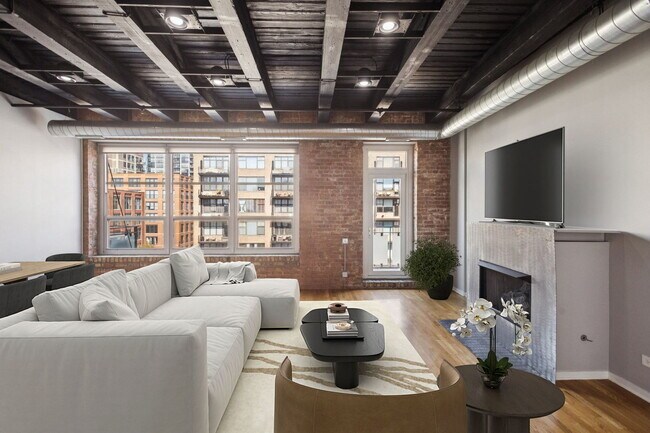 Building Photo - 333 S Desplaines St