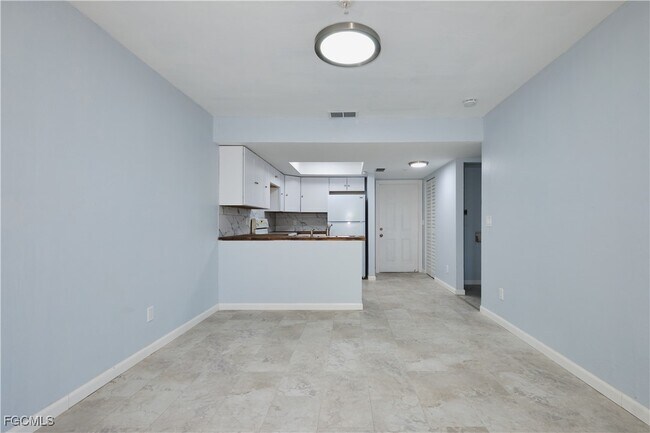 Building Photo - 824 Alderman St