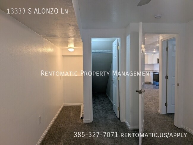 Building Photo - 13333 Alonzo Ln