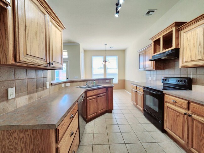 Building Photo - 18001 Montoro Way