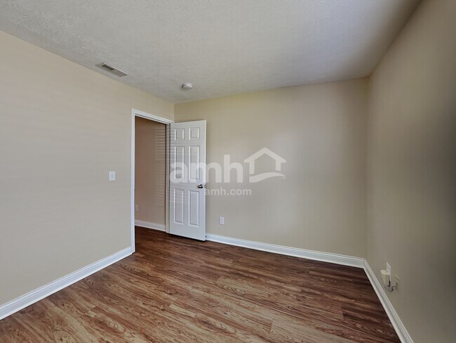 Building Photo - 7852 Highbrook Dr