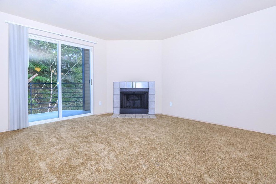 Building Photo - City Views