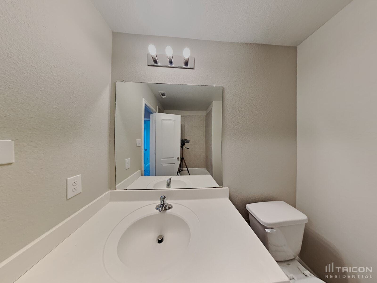 Building Photo - 6016 Amber Cliff Ln
