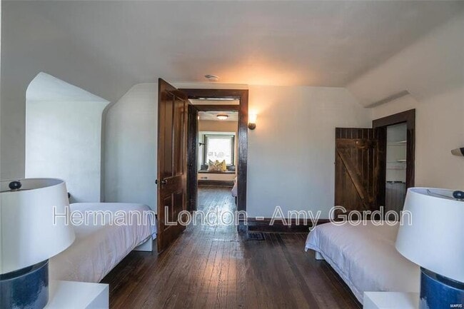 Building Photo - 3922 Castleman Ave
