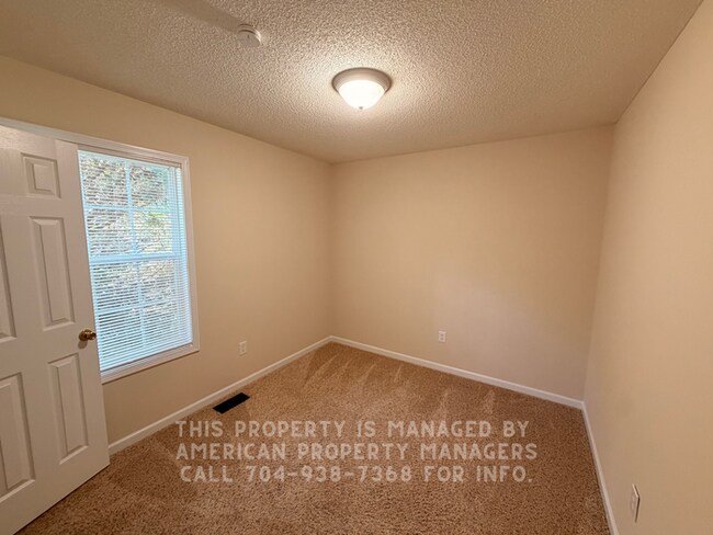 Building Photo - APPROVED APPLICATION -901 Hoke St.