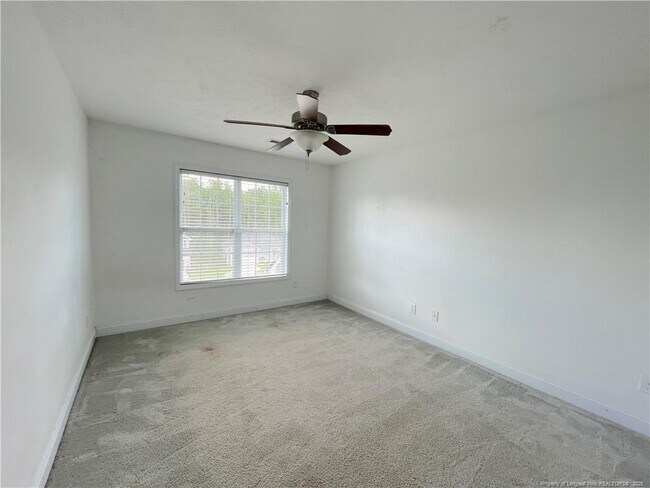 Building Photo - 511 Green Links Dr